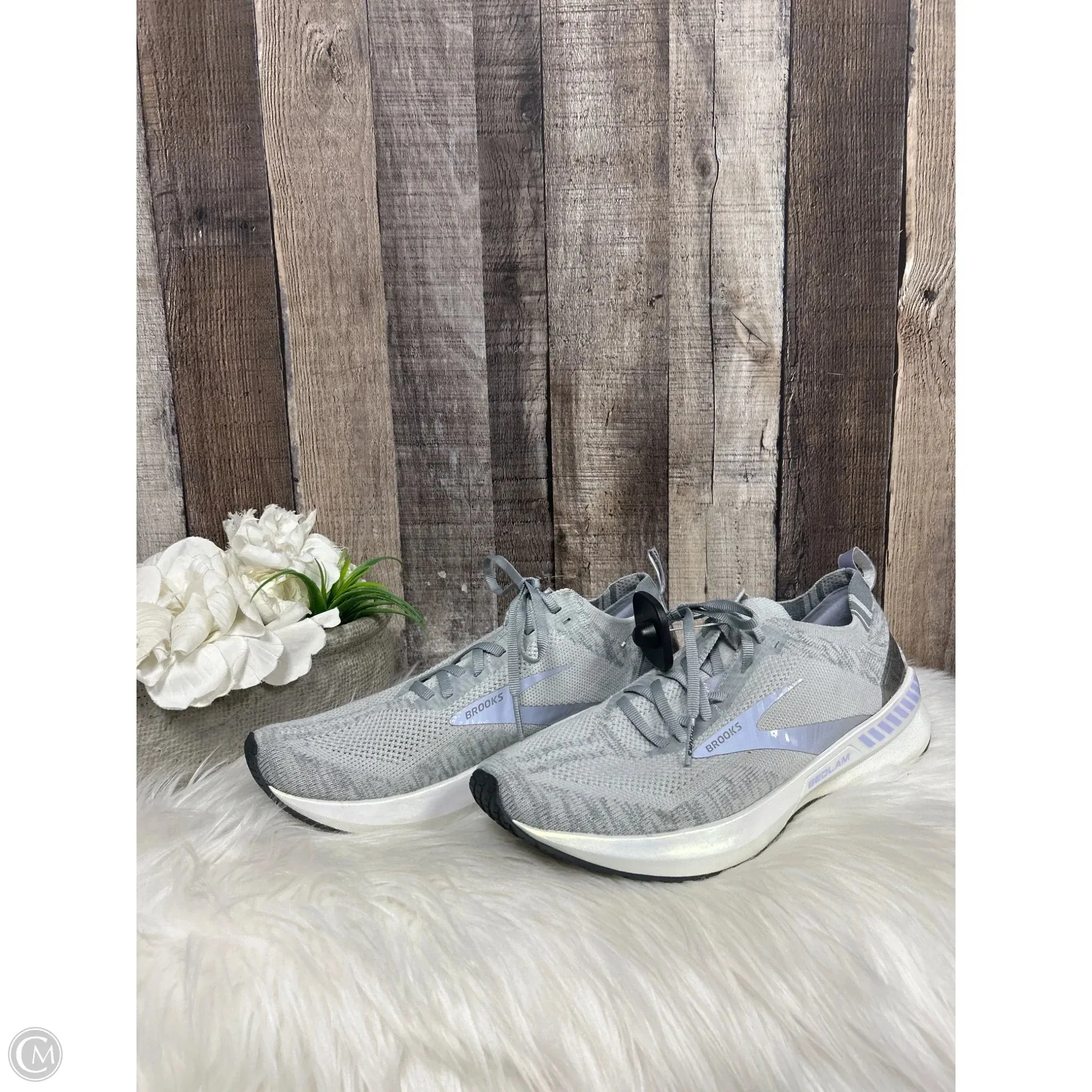 Shoes Athletic By Brooks In Grey, Size: 10