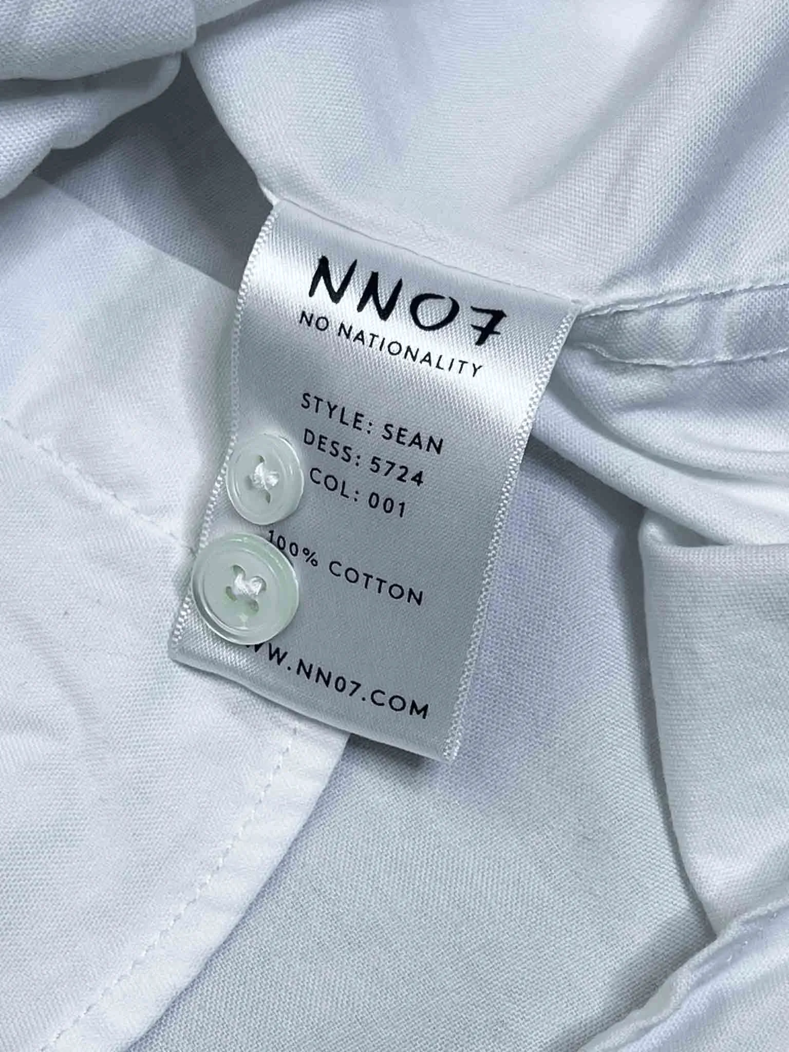 Size M | NN07 No Nationality White Shirt
