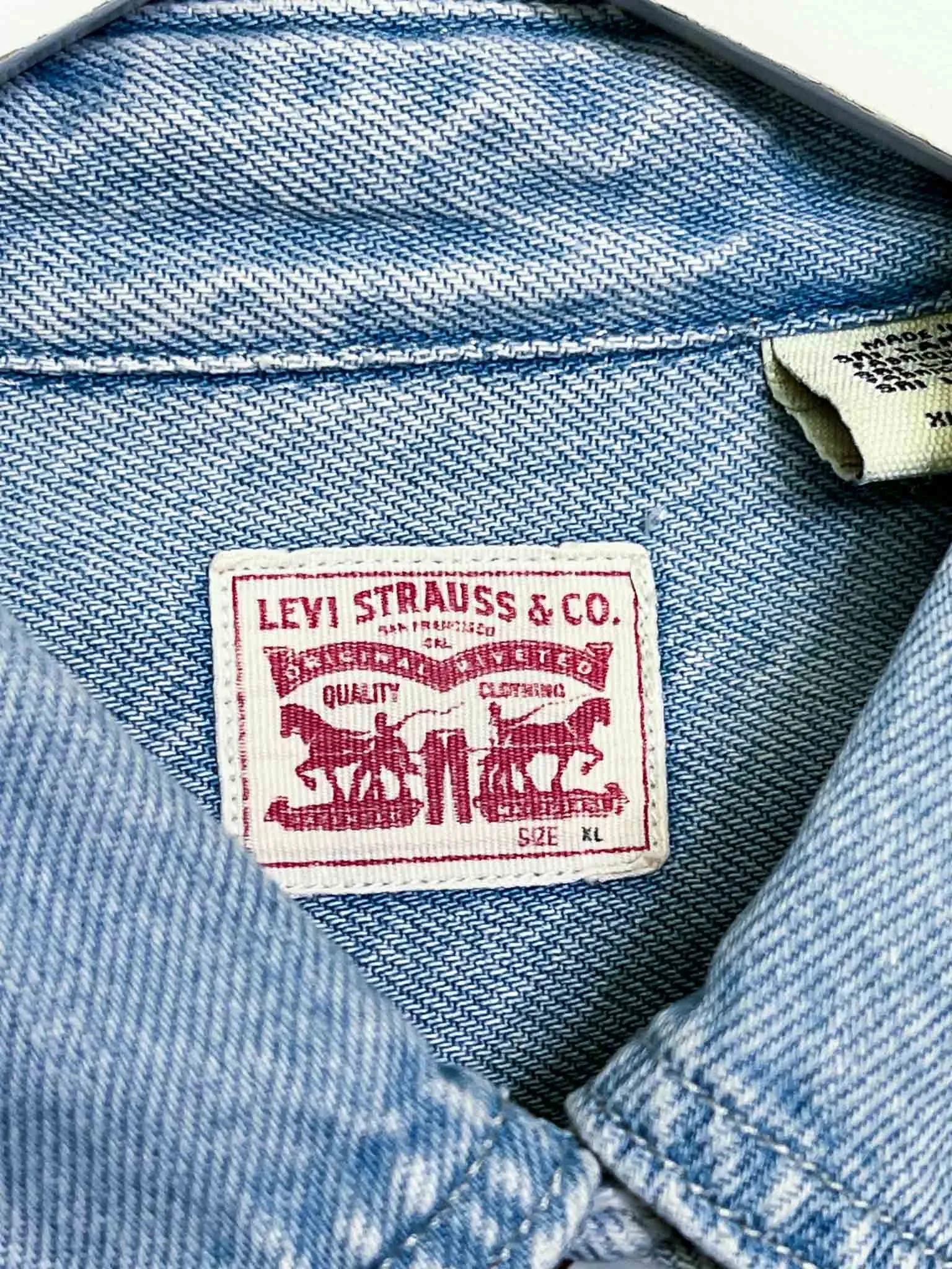 Size XL | Levi's Denim Shirt